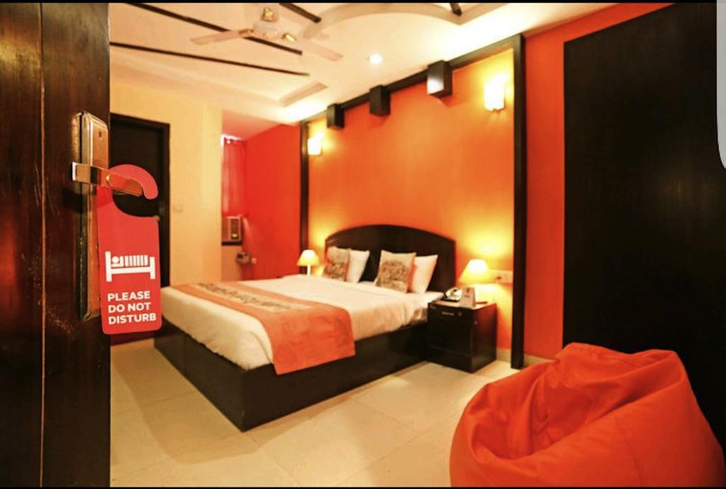 Hotel Unistar, New Delhi Nova Deli Exterior foto
