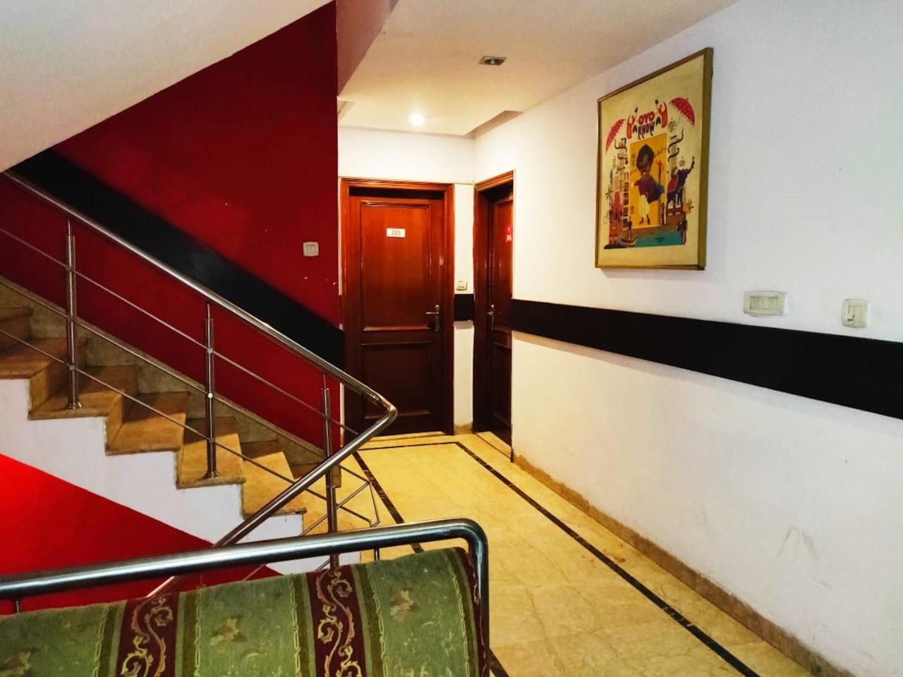 Hotel Unistar, New Delhi Nova Deli Exterior foto