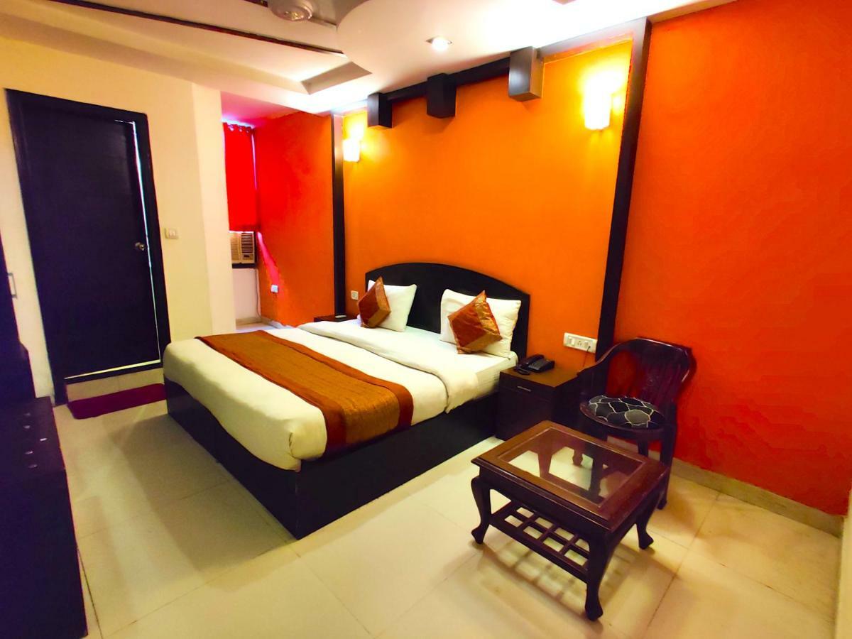 Hotel Unistar, New Delhi Nova Deli Exterior foto