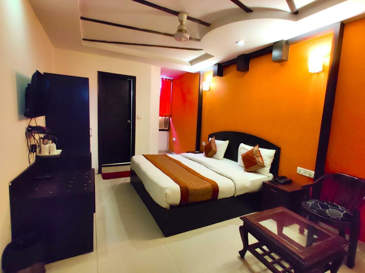 Hotel Unistar, New Delhi Nova Deli Exterior foto