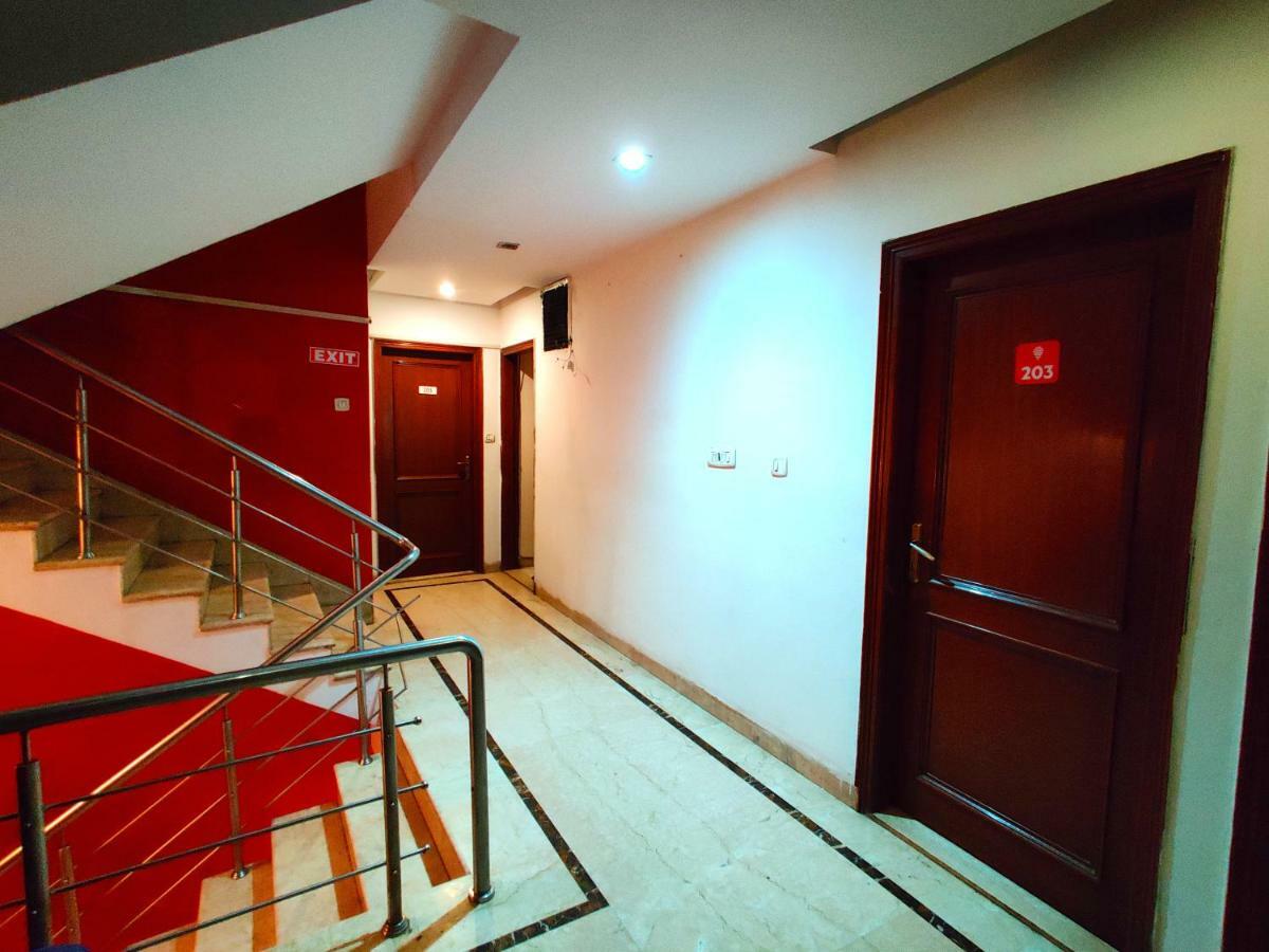 Hotel Unistar, New Delhi Nova Deli Exterior foto